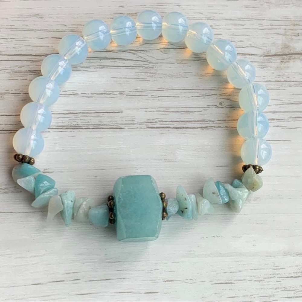 Beaded gemstone crystal bracelet